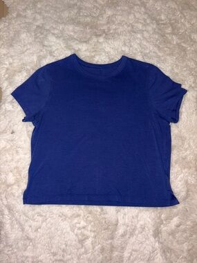 Lululemon Short Sleeve Tee in Deep purplish Blue size 6